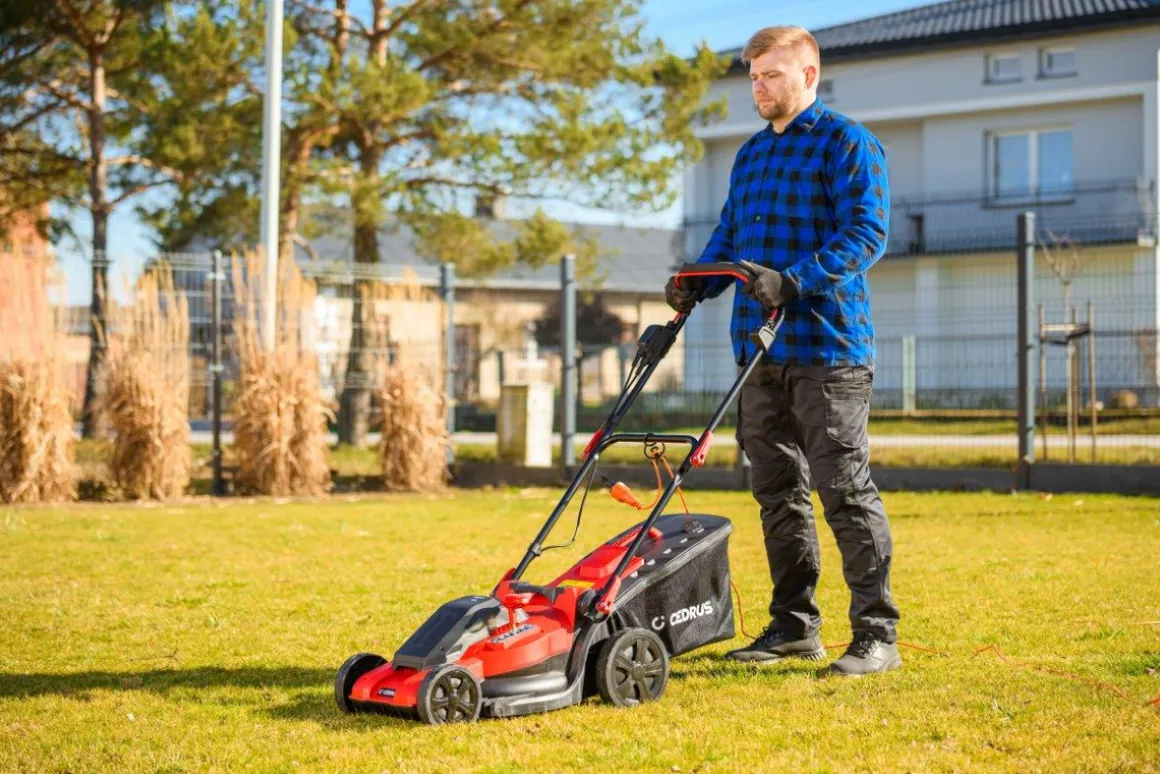 CEDRUS KE40 KOSIARKA ELEKTRYCZNA DO TRAWY 1800W / 40cm - EWIMAX - OFICJALNY DYSTRYBUTOR - AUTORYZOWANY DEALER CEDRUS