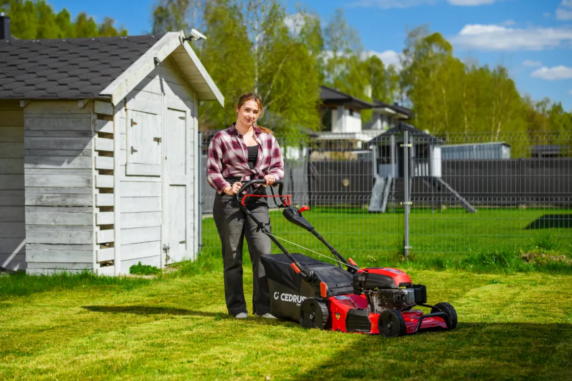 CEDRUS LP53S Premium KOSIARKA SPALINOWA DO TRAWY Z NAPĘDEM 53cm / 5,7 KM CEDLP53S - EWIMAX - OFICJALNY DYSTRYBUTOR - AUTORYZOWANY DEALER CEDRUS