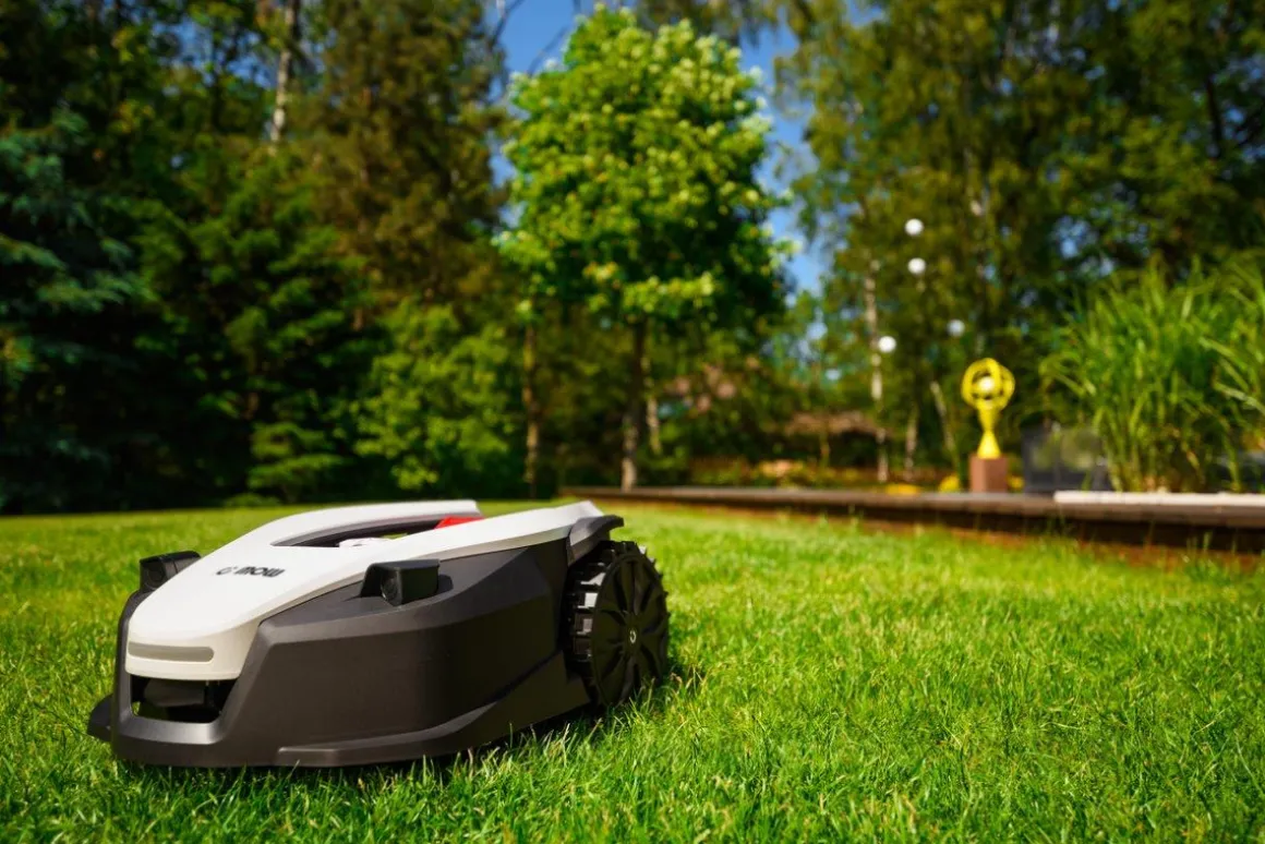CEDRUS L20 ROBOT KOSZĄCY KOSIARKA AUTOMATYCZNA DO TRAWY 2000m2 C-MOW - OFICJALNY DYSTRYBUTOR - AUTORYZOWANY DEALER CEDRUS