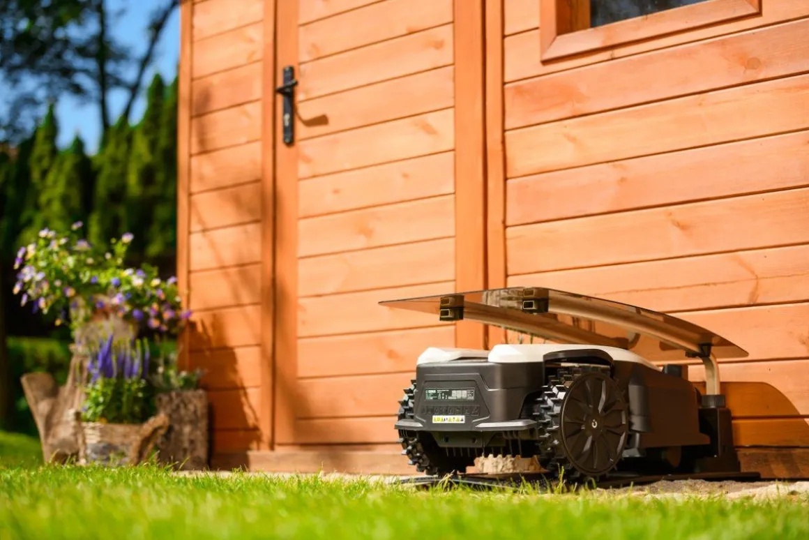 CEDRUS L20 ROBOT KOSZĄCY KOSIARKA AUTOMATYCZNA DO TRAWY 2000m2 C-MOW - OFICJALNY DYSTRYBUTOR - AUTORYZOWANY DEALER CEDRUS