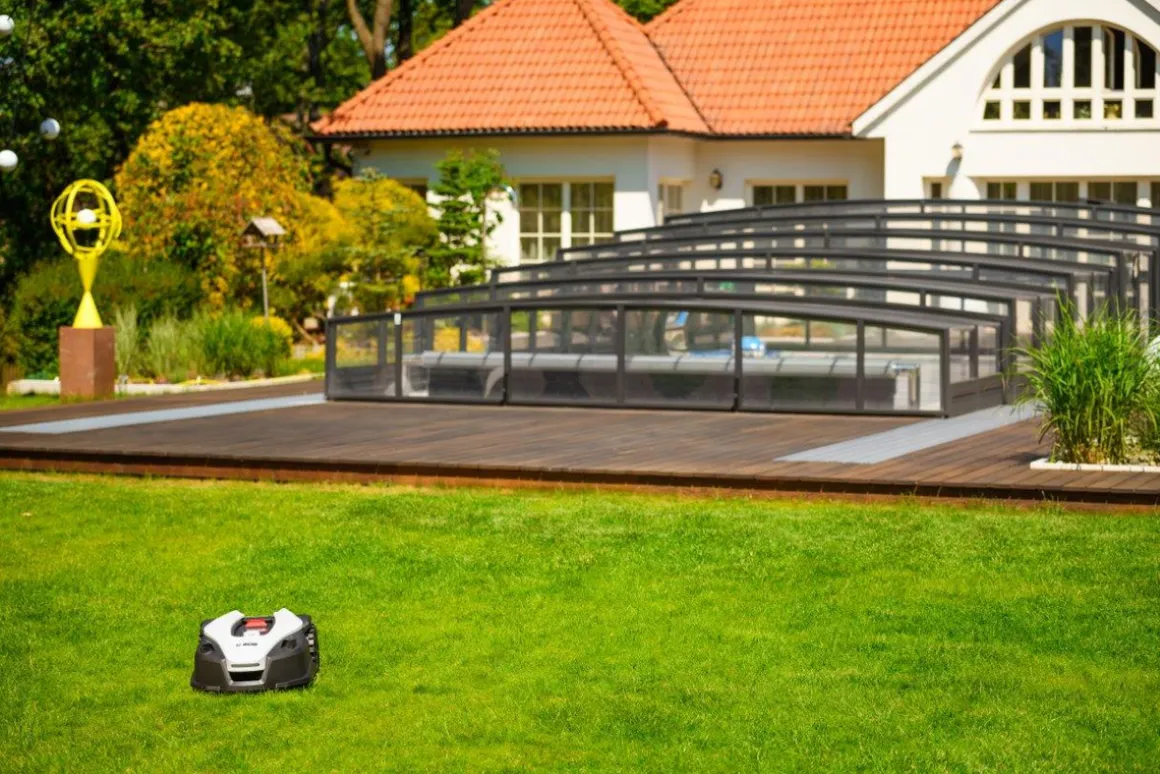 CEDRUS L20 ROBOT KOSZĄCY KOSIARKA AUTOMATYCZNA DO TRAWY 2000m2 C-MOW - OFICJALNY DYSTRYBUTOR - AUTORYZOWANY DEALER CEDRUS