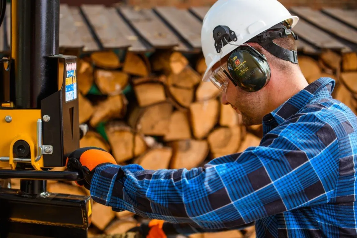 CEDRUS LS10 ŁUPARKA DO DREWNA HYDRAULICZNA ELEKTRYCZNA CEDRUS CEDLS10V PIONOWA RĘBAK NACISK 22 TONY - EWIMAX - OFICJALNY DYSTRYBUTOR - AUTORYZOWANY DEALER CEDRUS
