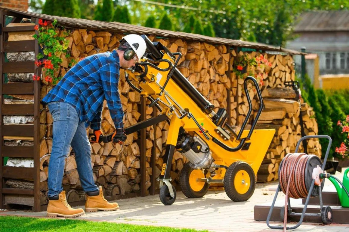 CEDRUS LS10 ŁUPARKA DO DREWNA HYDRAULICZNA ELEKTRYCZNA CEDRUS CEDLS10V PIONOWA RĘBAK NACISK 22 TONY - EWIMAX - OFICJALNY DYSTRYBUTOR - AUTORYZOWANY DEALER CEDRUS