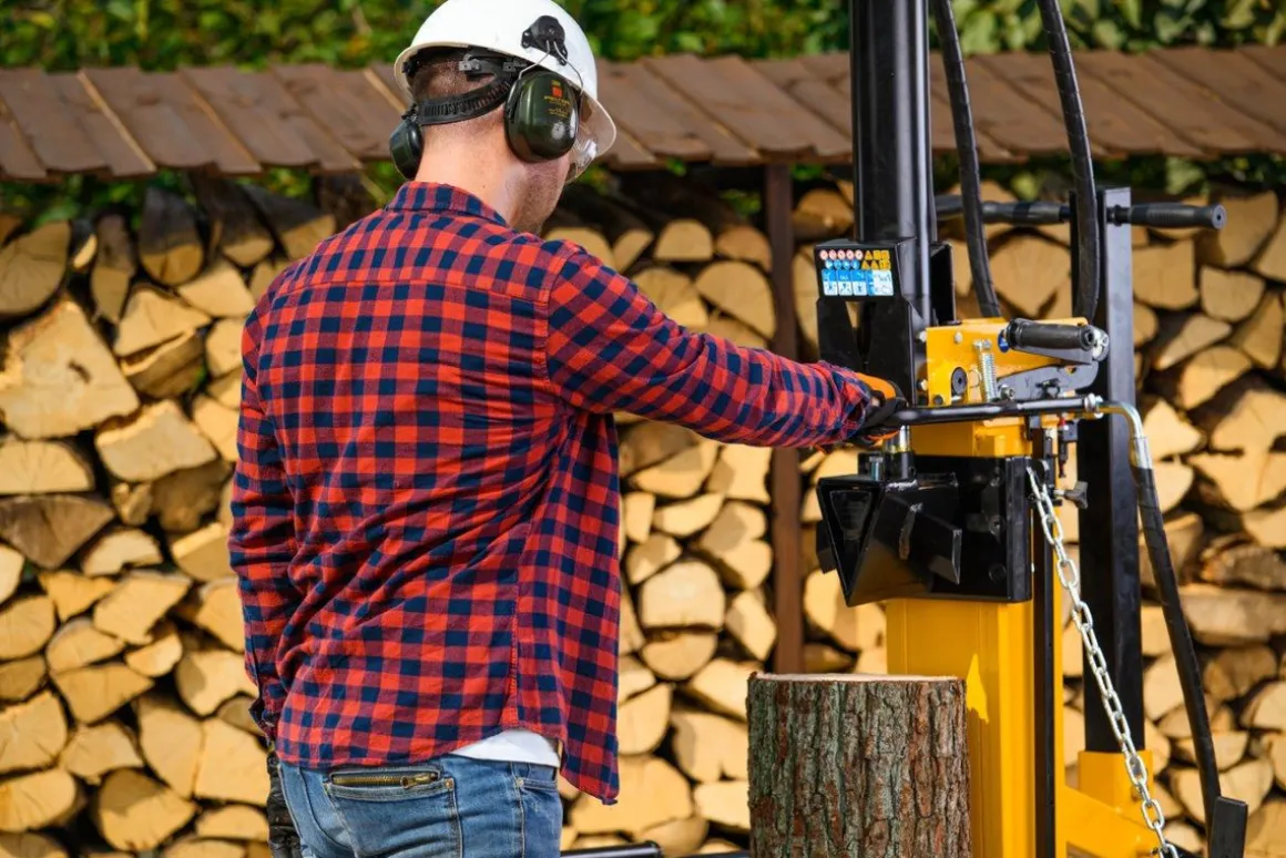 CEDRUS LS08 ŁUPARKA DO DREWNA HYDRAULICZNA ELEKTRYCZNA CEDRUS LS08V PIONOWA RĘBAK NACISK 11 TON CEDLS08V - EWIMAX - OFICJALNY DYSTRYBUTOR - AUTORYZOWANY DEALER CEDRUS