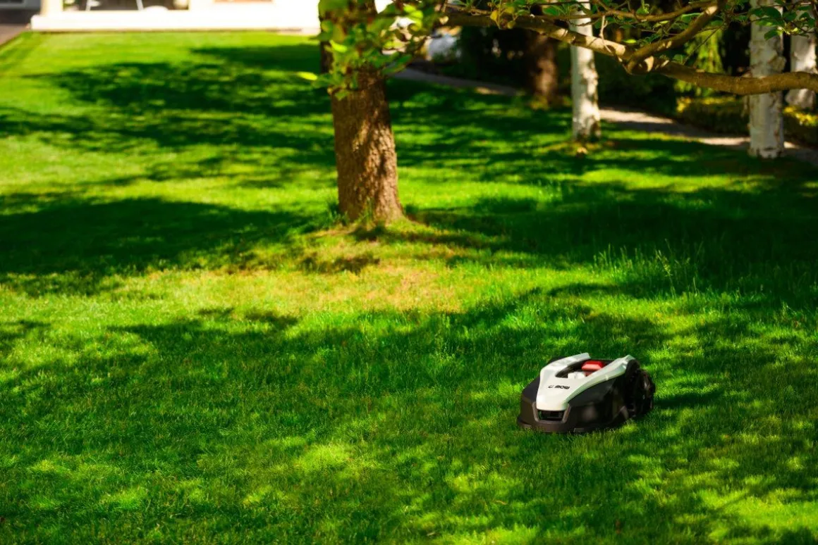 CEDRUS M12+ ROBOT KOSZĄCY KOSIARKA AUTOMATYCZNA DO TRAWY C-MOW 1200m2 - OFICJALNY DYSTRYBUTOR - AUTORYZOWANY DEALER CEDRUS
