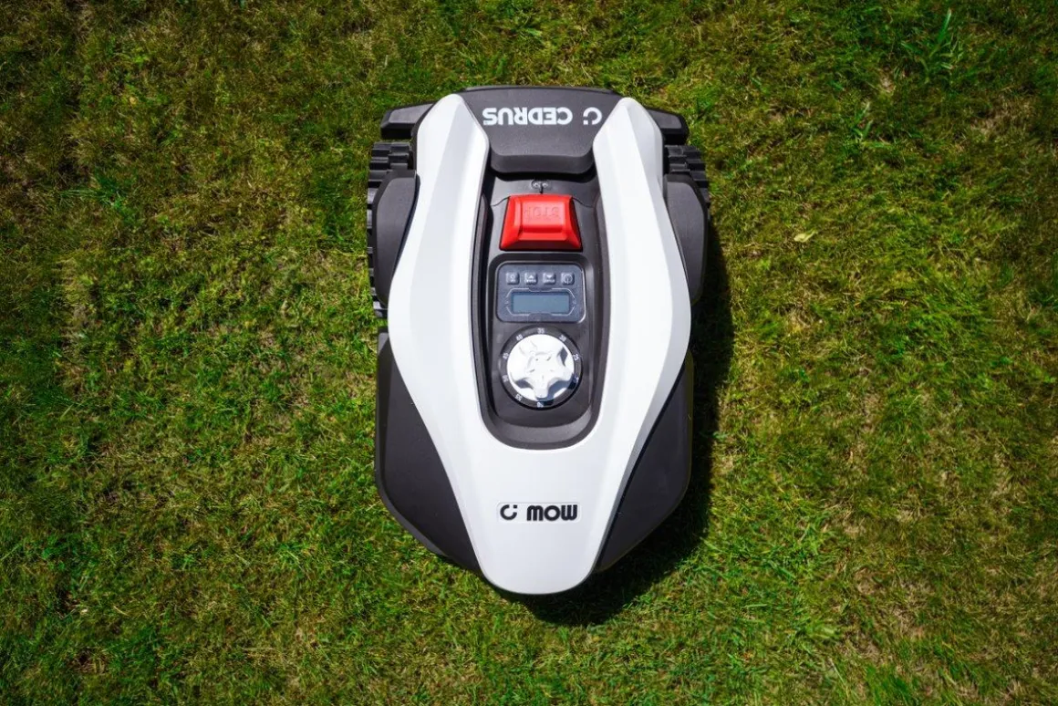 CEDRUS M5 ROBOT KOSZĄCY KOSIARKA AUTOMATYCZNA DO TRAWY C-MOW 500m2 - OFICJALNY DYSTRYBUTOR - AUTORYZOWANY DEALER CEDRUS