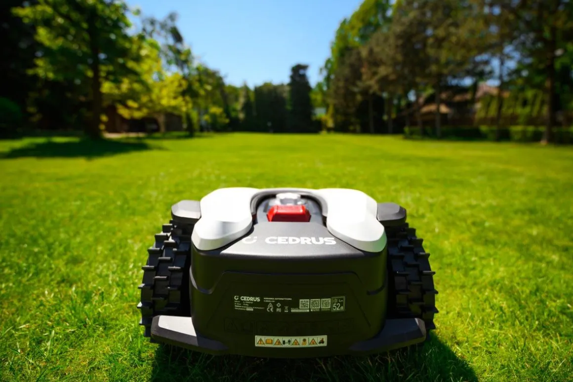 CEDRUS M6+ ROBOT KOSZĄCY KOSIARKA AUTOMATYCZNA DO TRAWY C-MOW 600m2 - OFICJALNY DYSTRYBUTOR - AUTORYZOWANY DEALER CEDRUS