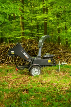 Cedrus R13 Rozdrabniacz Spalinowy Rębak Komunalny 24 KM do gałęzi 13cm z Homologacją Drogową