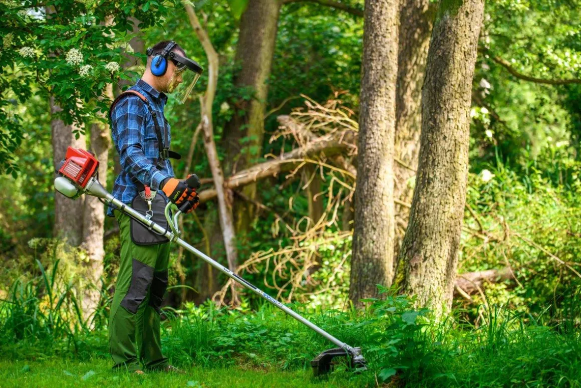 CEDRUS WK330R KOSA SPALINOWA DO TRAWY PODKASZARKA WYKASZARKA 1.2 KM EWIMAX-OFICJALNY DYSTRYBUTOR - AUTORYZOWANY DEALER CEDRUS