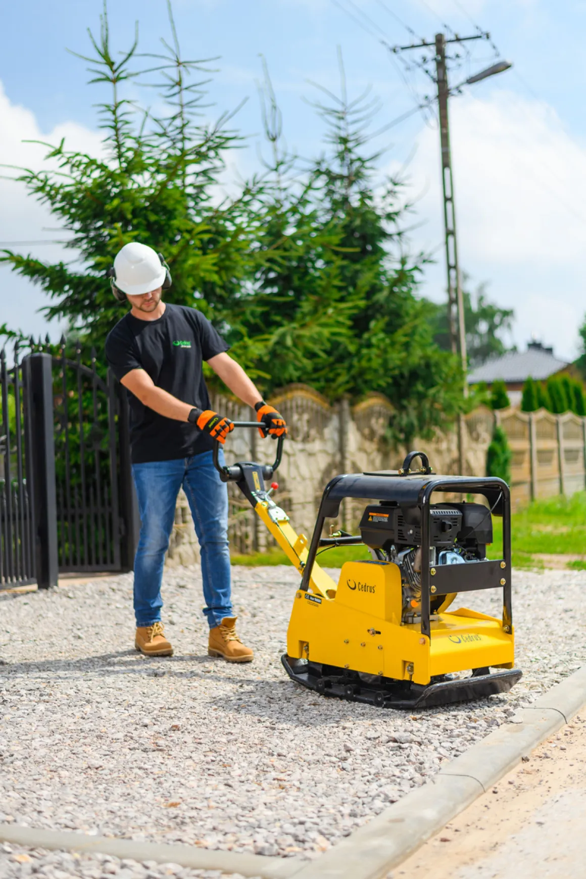 CEDRUS ZG05 ZAGĘSZCZARKA DO GRUNTU SPALINOWA 260 KG Z REWERSEM HYDRAULICZNYM DWUKIERUNKOWA PRZÓD-TYŁ UBIJARKA PŁYTOWA 13 KM + PŁOZY POSZERZAJĄCE - AUTORYZOWANY DEALER CEDRUS