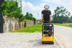 CEDRUS ZG05 ZAGĘSZCZARKA DO GRUNTU SPALINOWA 260 KG Z REWERSEM HYDRAULICZNYM DWUKIERUNKOWA PRZÓD-TYŁ UBIJARKA PŁYTOWA 13 KM + PŁOZY POSZERZAJĄCE - AUTORYZOWANY DEALER CEDRUS