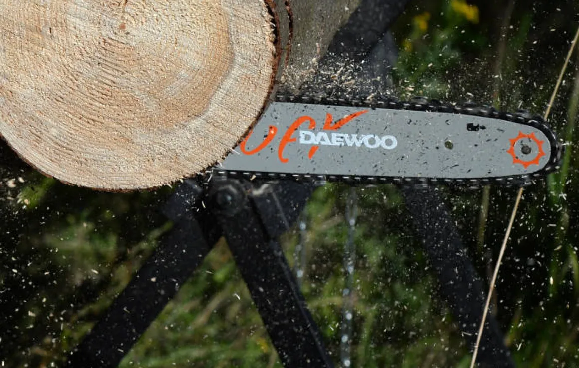 DAEWOO DACS 2700E PIŁA PILARKA PRZECINARKA ELEKTRYCZNA ŁAŃCUCHOWA DO DREWNA GAŁĘZI 45 cm / 2400 W - OFICJALNY DYSTRYBUTOR - AUTORYZOWANY DEALER DAEWOO
