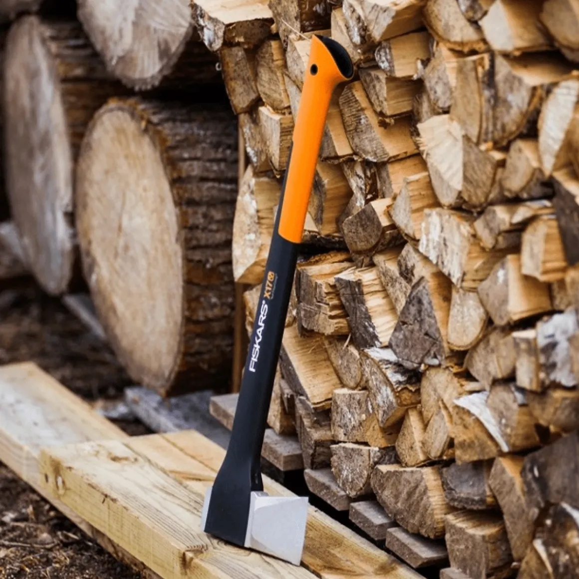 FISKARS X17 SIEKIERA ROZŁUPUJĄCA DO DREWNA Fiskars X17 M 1015641 - OFICJALNY DYSTRYBUTOR - AUTORYZOWANY DEALER FISKARS