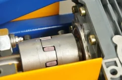 MAAD ZB-1.5 E ŻŁOBIARKA ROWKARKA FALCARKA ELEKTRYCZNA ZAGINARKA DO BLACHY MAAD ZB-1.5 Wersja Elektryczna