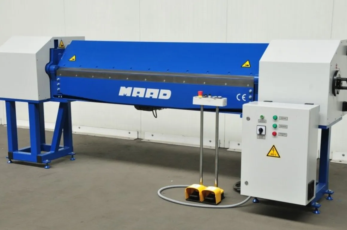 MAAD ZGM-2000/2.0 ZAGINARKA GIĘTARKA KRAWĘDZIARKA DO BLACHY MECHANICZNA ELEKTRYCZNA MAAD ZGM-2000/2.0