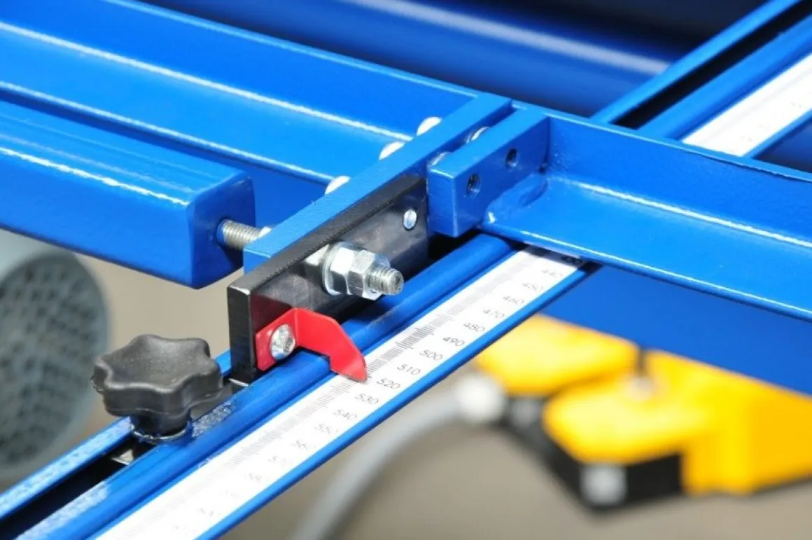 MAAD ZGM-2000/2.0 ZAGINARKA GIĘTARKA KRAWĘDZIARKA DO BLACHY MECHANICZNA ELEKTRYCZNA MAAD ZGM-2000/2.0