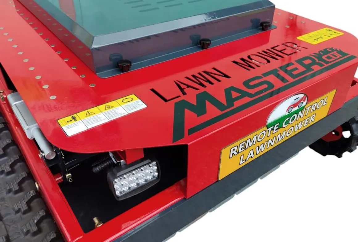 MASTERCUT JFRC90S KOSIARKA BIJAKOWA ROBOT KOSZĄCY ZDALNIE STEROWANY KOSIARKA HYBRYDOWA GĄSIENICOWA SPALINOWA TRAKTOREK POD PANELE Z NAPĘDEM NA PILOTA FOTOWOLTAIKA 90cm