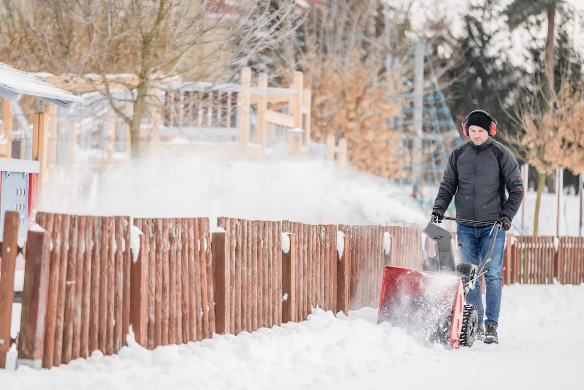 Od Ręki ! CEDRUS SB56-E ODŚNIEŻARKA SPALINOWA PŁUG DO ŚNIEGU ŚNIEŻNY ODŚNIEŻARKI WIRNIKOWA DWUSTOPNIOWA Z NAPĘDEM 7KM CEDRUS SB56-E ODŚNIEŻARKA SPALINOWA WIRNIKOWA DWUSTOPNIOWA DO ŚNIEGU ESTART z ROZRUSZNIKIEM - OFICJALNY DYSTRYBUTOR - AUTORYZOWANY DEALER