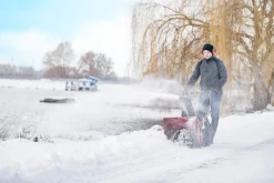 Od Ręki ! CEDRUS SB56-E ODŚNIEŻARKA SPALINOWA PŁUG DO ŚNIEGU ŚNIEŻNY ODŚNIEŻARKI WIRNIKOWA DWUSTOPNIOWA Z NAPĘDEM 7KM CEDRUS SB56-E ODŚNIEŻARKA SPALINOWA WIRNIKOWA DWUSTOPNIOWA DO ŚNIEGU ESTART z ROZRUSZNIKIEM - OFICJALNY DYSTRYBUTOR - AUTORYZOWANY DEALER