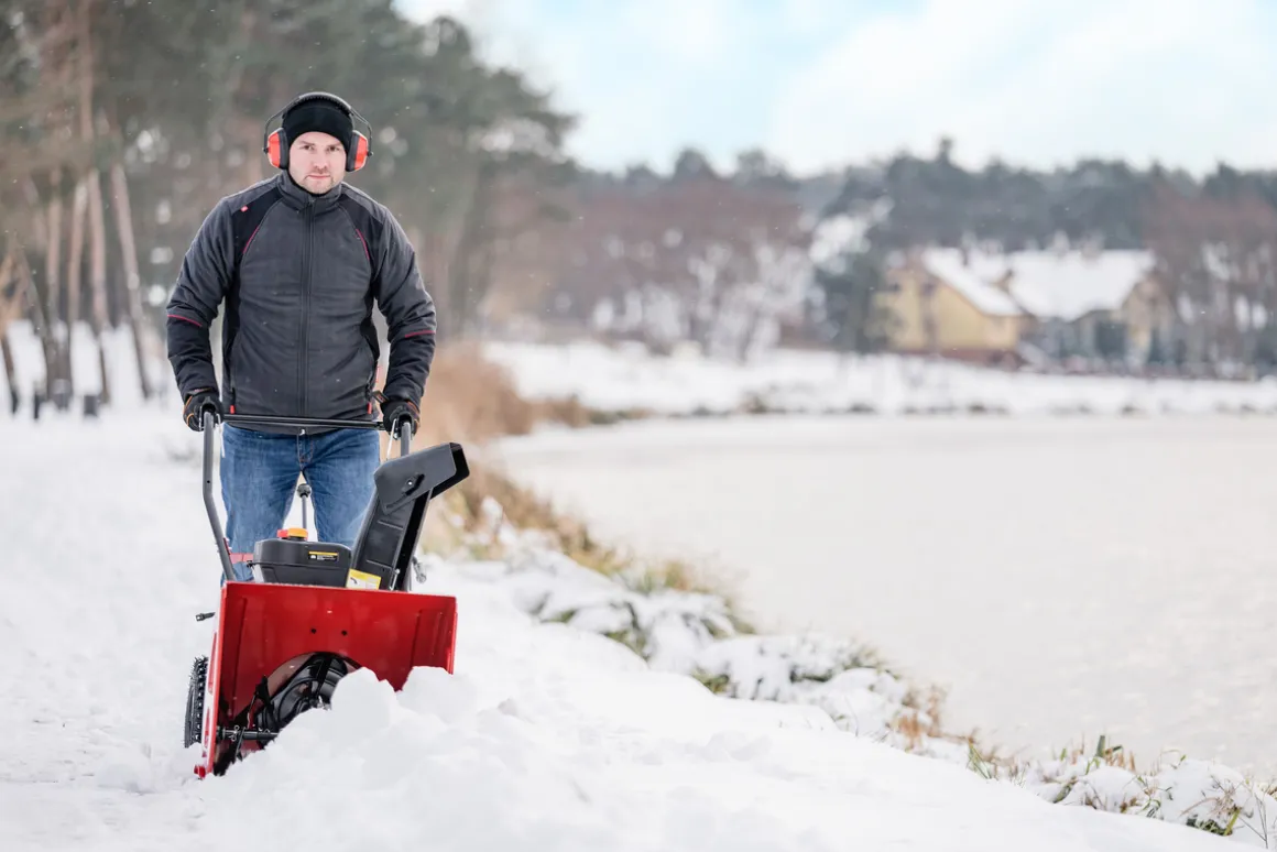 Od Ręki ! CEDRUS SB56-E ODŚNIEŻARKA SPALINOWA PŁUG DO ŚNIEGU ŚNIEŻNY ODŚNIEŻARKI WIRNIKOWA DWUSTOPNIOWA Z NAPĘDEM 7KM CEDRUS SB56-E ODŚNIEŻARKA SPALINOWA WIRNIKOWA DWUSTOPNIOWA DO ŚNIEGU ESTART z ROZRUSZNIKIEM - OFICJALNY DYSTRYBUTOR - AUTORYZOWANY DEALER
