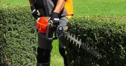OLEO MAC BC 241 HL SEKATOR NOŻYCE NA WYSIĘGNIKU DO ŻYWOPŁOTU KRZAKÓW KRZEWÓW SPALINOWE MOC 1.2KM KLASA PREMIUM 61379061E2 EWIMAX -OFICJALNY DYSTRYBUTOR - AUTORYZOWANY DEALER OLEO-MAC