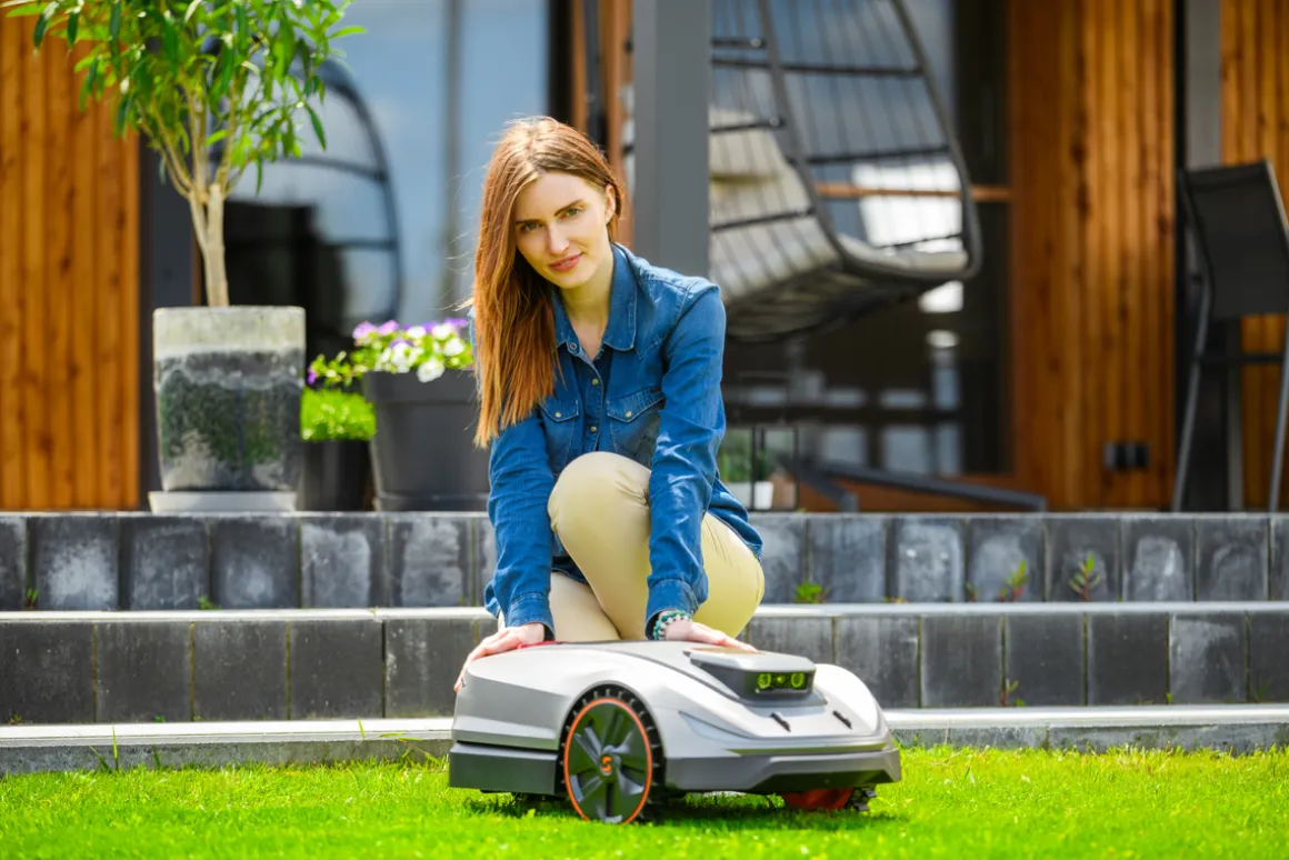 Robot koszący Sunseeker X5 Elite RTK 2000m2 bezprzewodowy