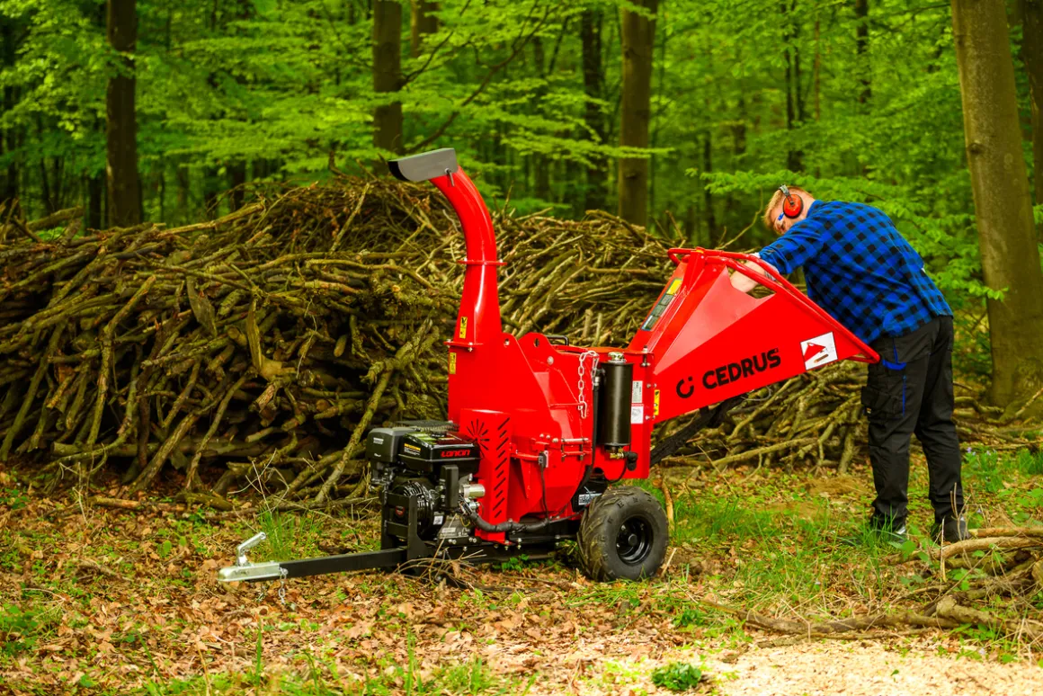 Rozdrabniacz do gałęzi Cedrus RB05 PRO HE 15KM hydrauliczny