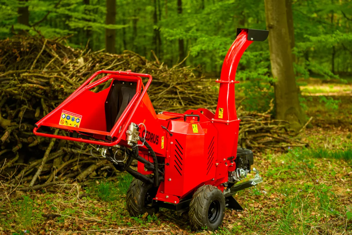 Rozdrabniacz do gałęzi Cedrus RB05 PRO HE 15KM hydrauliczny