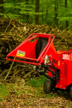 Rozdrabniacz do gałęzi Cedrus RB05 PRO HE 15KM hydrauliczny