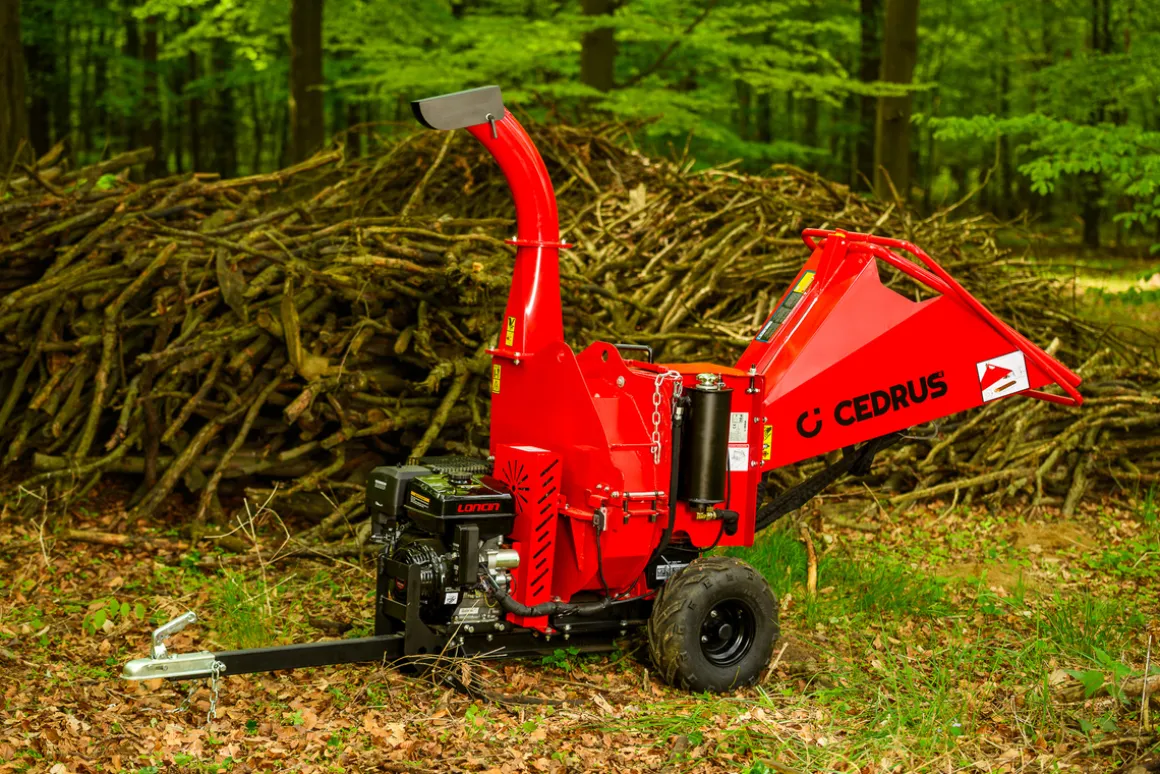 Rozdrabniacz do gałęzi Cedrus RB05 PRO HE 15KM hydrauliczny