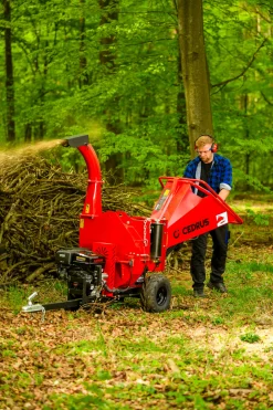 Rozdrabniacz do gałęzi Cedrus RB05 PRO HE 15KM hydrauliczny