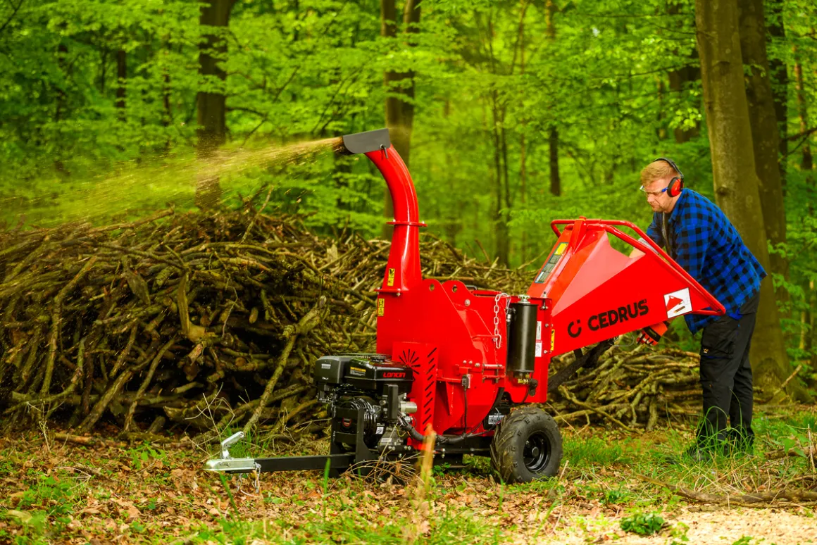 Rozdrabniacz do gałęzi Cedrus RB05 PRO HE 15KM hydrauliczny