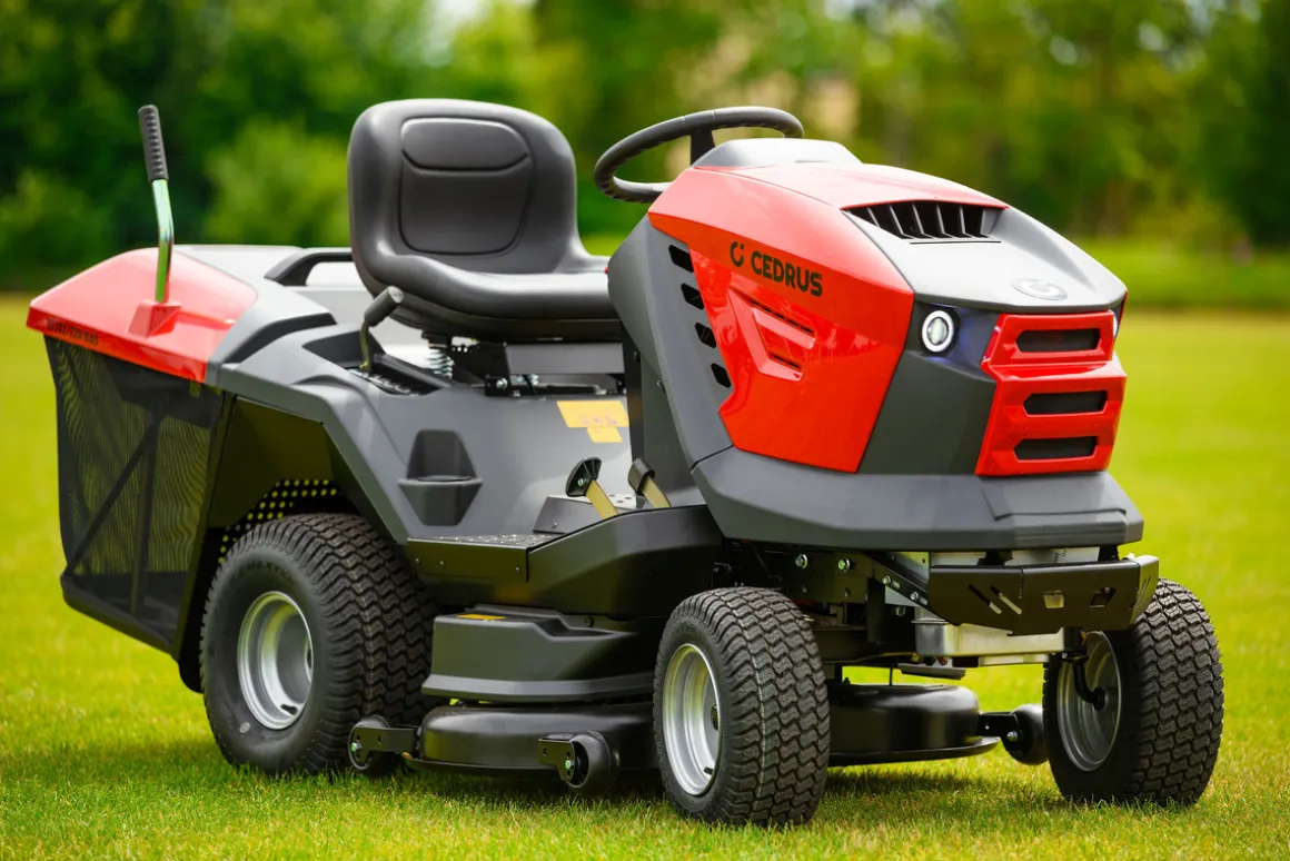 TRAKTOREK CEDRUS STARJET UJ 102/22H TRAKTOREK OGRODOWY SECO KOSIARKA SAMOJEZDNA SPALINOWA DO TRAWY 22KM / 102cm HYDROSTATIC - OFICJALNY DYSTRYBUTOR - AUTORYZOWANY DEALER CEDRUS