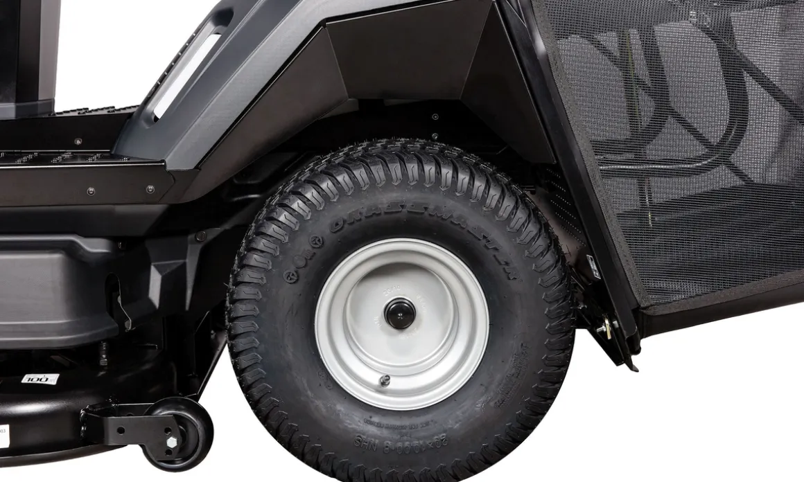 TRAKTOREK OLEO MAC OM 92/16 KH EXCLUSIVE TRAKTOREK OGRODOWY KOSIARKA SAMOJEZDNA SPALINOWA DO TRAWY WERSJA LUX 92cm / 16KM / PREMIUM 68129082 - OFICJALNY DYSTRYBUTOR - AUTORYZOWANY DEALER OLEO-MAC