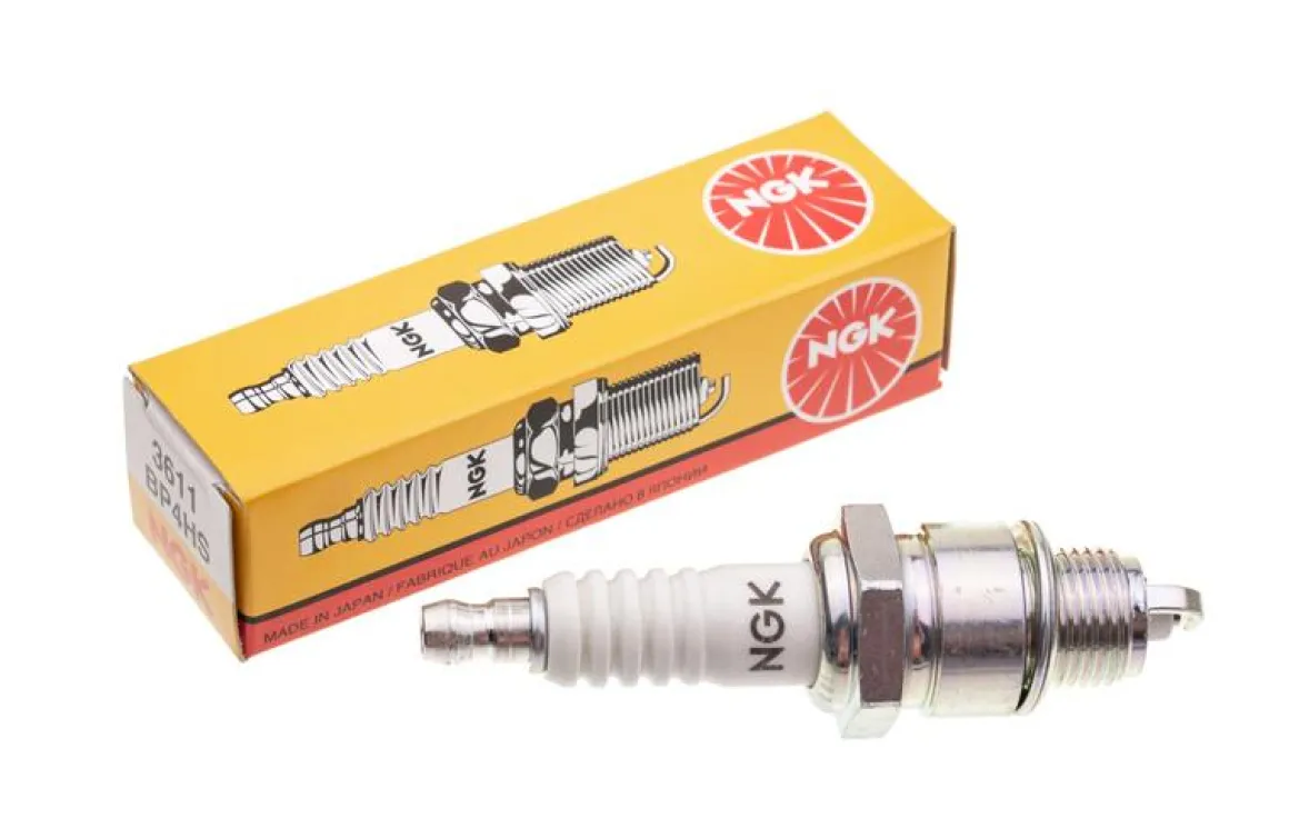 Świeca zapłonowa NGK BP4HS Yamaha QT50 3611