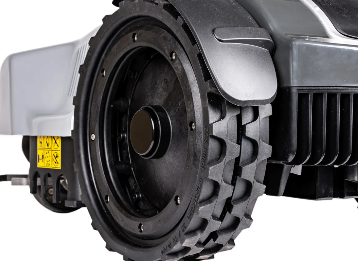 WIPER TREKKER S MEDIUM ROBOT KOSZĄCY KOSIARKA AUTOMATYCZNA DO TRAWY 1800m2 - OFICJALNY DYSTRYBUTOR - AUTORYZOWANY DEALER WIPER