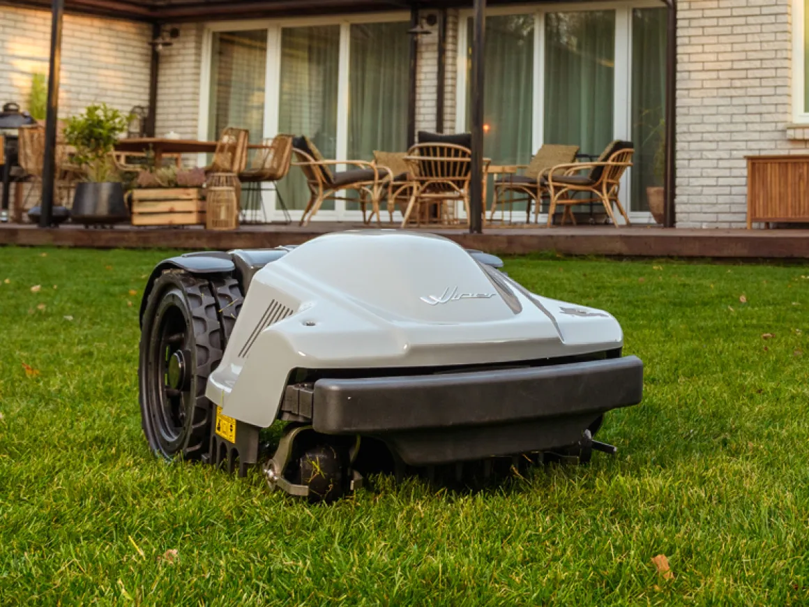 WIPER TREKKER XL S ULTRA PREMIUM ROBOT KOSZĄCY KOSIARKA AUTOMATYCZNA DO TRAWY 6000m2 - OFICJALNY DYSTRYBUTOR - AUTORYZOWANY DEALER WIPER