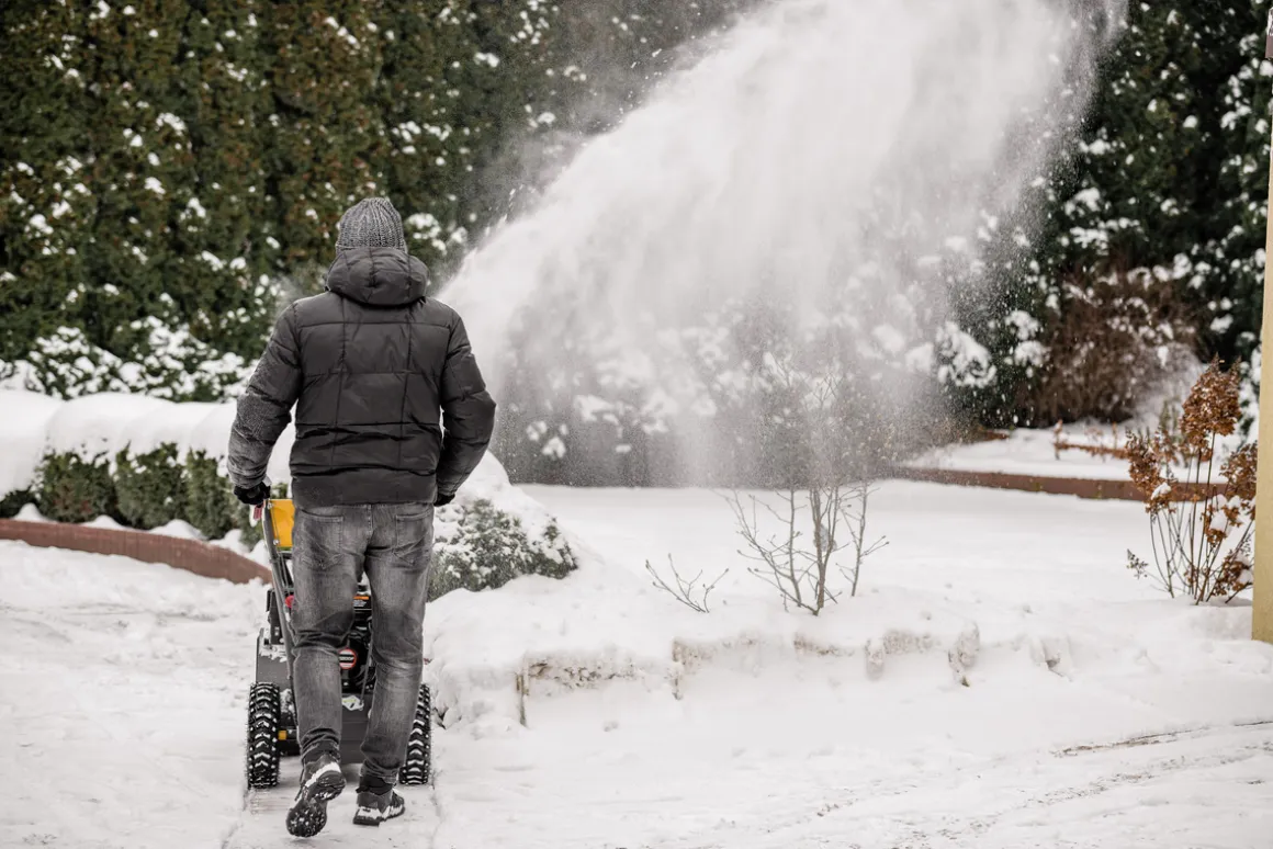 Zamiatarka spalinowa Cedrus ZM06E 4w1 z napędem i odśnieżarką